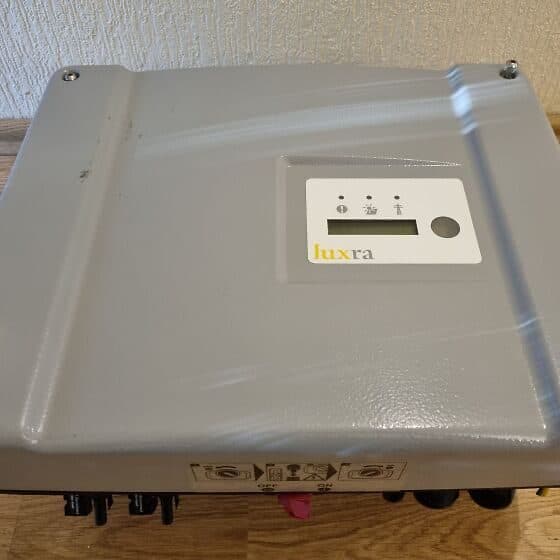 Luxra inverter set fra siden